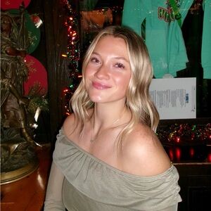 Meet your Posher, Lexi